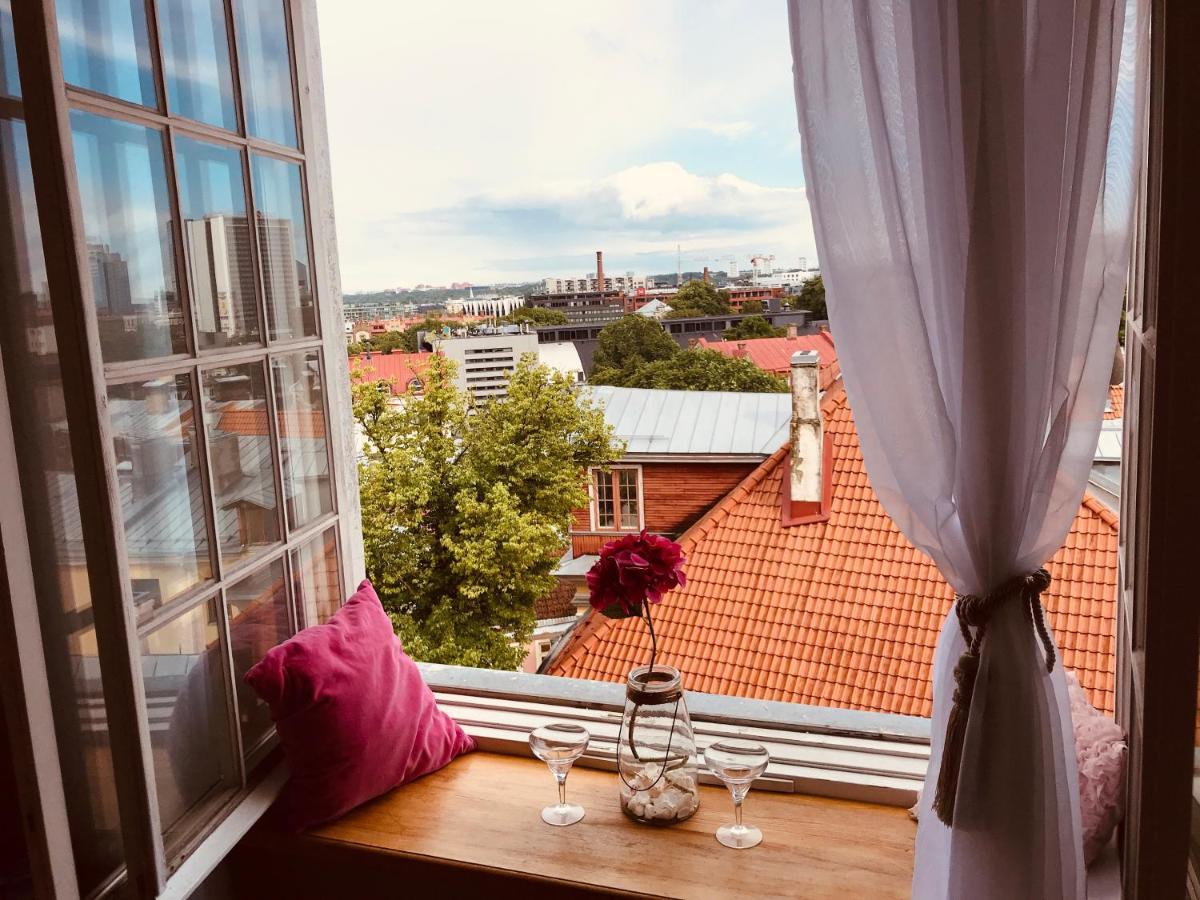 Cozy Oldtown Studio With Magnific City View 塔林 外观 照片